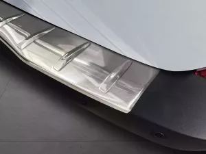Накладка на задній бампер VW T7 Transporter (24-) - Avisa (срібна) 6