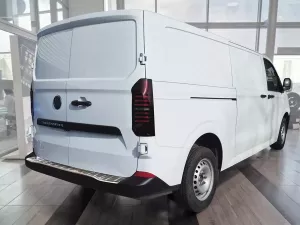 Накладка на задній бампер VW T7 Transporter (24-) - Avisa (срібна) 7