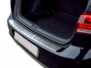Накладка на задний бампер VW Golf 7 (12-20) 5D HB - Omsa 4
