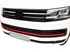 Красные накладки на решётку бампера VW T6 (15-19) 4