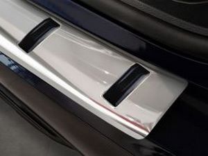 Накладка на бампер BMW 5 G31 (17-20) - Strong (серебряная) 3