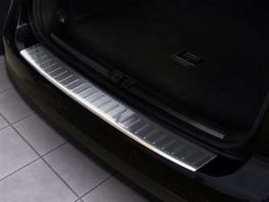 Накладка на бампер VW Passat B6 (05-10) Variant - Avisa