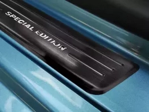 Накладки на пороги Renault Zoe (19-) рестайлинг - Avisa (чёрные) 3