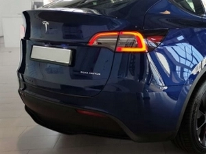 Накладка на задний бампер TESLA Model Y (20-) - Avisa (чёрная) 7