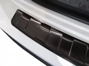 Накладка на задний бампер Audi Q3 II (F3; 18-) - Avisa (черная) 3