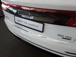 Накладка на задній бампер Audi Q8 (18-) - Avisa (глянцева) 3