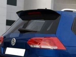 Накладка на задній спойлер VW Golf VII R (13-20) Універсал 4