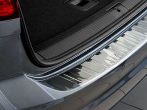 Накладка на задний бампер VW Golf Sportsvan (14-20) - Avisa (стальная) 2