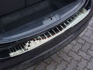 Накладка на задний бампер VW Sharan II (7N; 10-/15-) - Avisa (зеркальная) 2