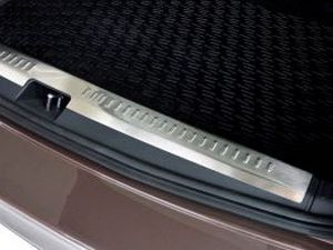 Накладка на порог багажника Skoda Octavia A7 (13-19) Универсал - Avisa 2