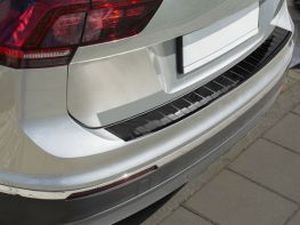 Накладка на задний бампер VW Tiguan II / Allspace (16-23) - Avisa (карбоновая) 3