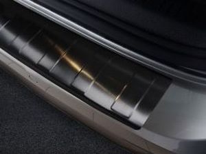 Накладка на задний бампер VW Golf VII (17-) Универсал - Avisa (чёрная) 2