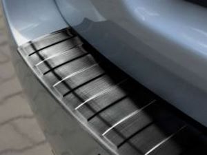 Накладка на бампер BMW 5 F11 (10-17) - Avisa (чёрная) 3