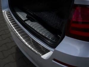 Накладка на бампер BMW 5 F11 (10-17) - Avisa (чёрная) 4