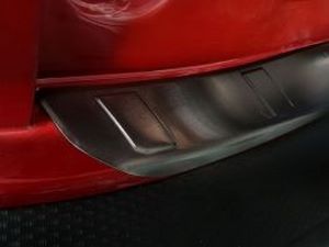 Накладка на бампер Ford Kuga III (CX482; 19-) - Avisa (чёрная) 2
