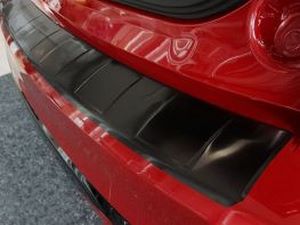 Накладка на бампер Ford Kuga III ST-Line (19-) - Avisa (чёрная) 2