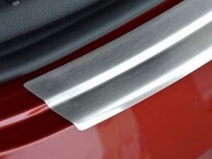 Накладка на бампер Seat Leon III (5F; 12-20) Htb - Avisa (стальная) 2