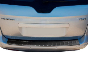 Накладка на задний бампер Peugeot 5008 I (T87; 09-16) - Avisa (чёрная) 3