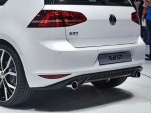 Диффузор задний VW Golf 7 (12-17) - GTI стиль (два выхлопа)