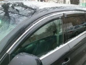 Дефлекторы окон Audi Q7 I (4L; 05-15) - Hic (с хром молдингом) 3