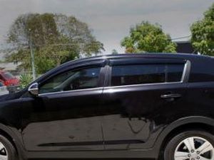 Дефлекторы окон Kia Sportage III (SL; 10-15) - Hic (накладные) 3