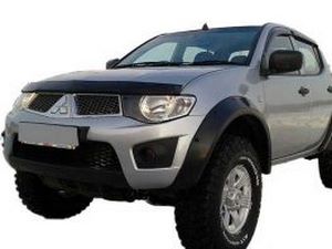 Акриловый дефлектор капота Mitsubishi Pajero Sport II (2009+) - Hic 2 2