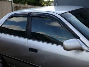 Дефлекторы окон Toyota Camry XV20 (97-01) - Hic (накладные) 2