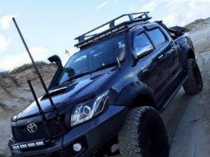 Дефлектори вікон Toyota Hilux VII (04-15) 4D - Hic (накладні) 2