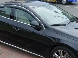 Дефлекторы окон Volvo V40 (12-19) - Hic (с хром молдингом) 3