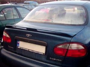 Спойлер багажника Daewoo Lanos (97-) Sedan - на трьох ніжках