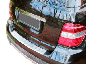 Накладка на задний бампер Mercedes M W164 (ML) (05-11) - Carmos 4