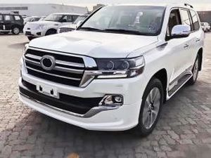 Накладки на бампера TOYOTA LC 200 (2016+) - GT (белый) 1 1