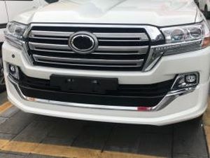 Накладки на бампера TOYOTA LC 200 (2016+) - GT (белый) 3 3