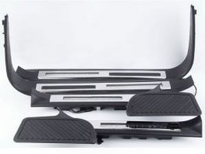 Внутренние пороги TOYOTA LC 200 (07-21) - Led (чёрные)