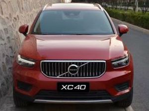 Volvo XC40 8