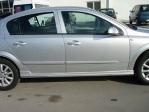 Накладки на пороги OPEL Astra H (06-14) Sedan - MLS стиль 1