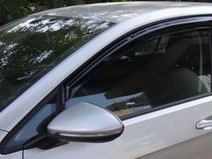 Дефлекторы окон VW Golf VII (12-20) 5D Htb - Hic (накладные) 3