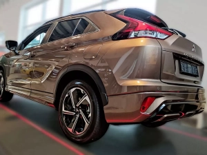 Накладка на задній бампер Mitsubishi Eclipse Cross PHEV (21-) - Avisa (чорна) 7