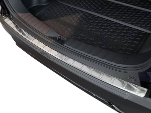 Накладка на задний бампер Toyota Corolla Cross (XG10; 22-) - Avisa (серебряная) 4