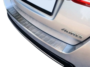 Накладка на бампер Toyota Auris II (E180; 15-18) Touring Sports - Carmos 4