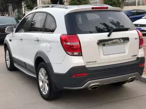 Chevrolet Captiva I (2016-2019) with side steps 4