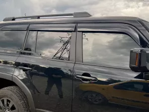 Дефлектори вікон Toyota LC Prado V (J250; 24-) - Hawk (накладні, 6 шт) 4