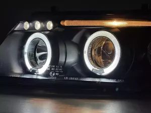 Фары чёрные VW Passat B5 3B (96-00) - ангельские глазки LED 8