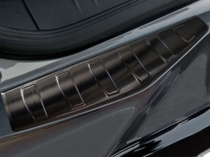 Накладка на задний бампер Ford Mustang Mach-E (20-) - Avisa (чёрная) 4