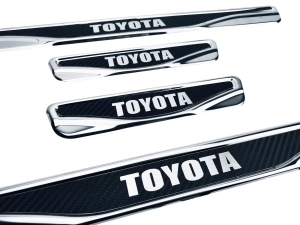 Накладки на пороги Toyota Yaris III (XP130; 11-20) 5D - Nitto (карбон стиль) 3