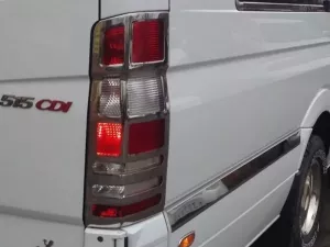 Хром накладки на задні ліхтарі Mercedes Sprinter W906 (06-18) - нержавіюча сталь 2