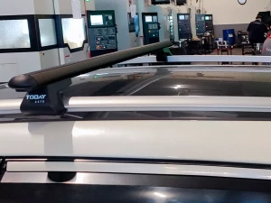 Багажник на звичайні рейлінги - Venus V40 чорний (128 см) 8