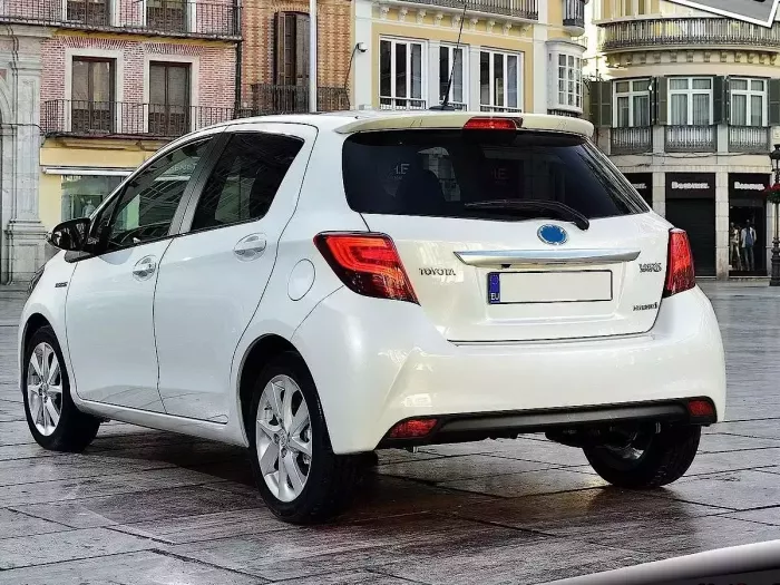 Toyota Yaris III (XP130; 2014-2017) 4