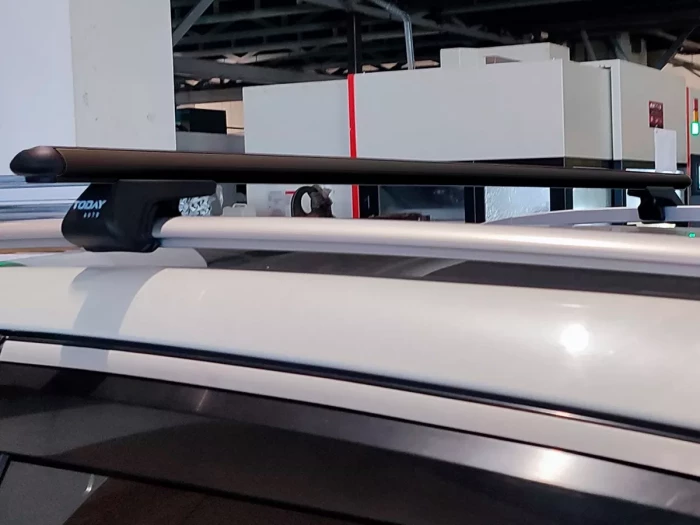 Багажник на звичайні рейлінги - Venus V40 чорний (128 см) 7