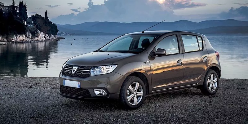 Dacia Sandero II (2016-2020) рестайлінг Dacia Sandero II (2016-2020) рестайлінг
